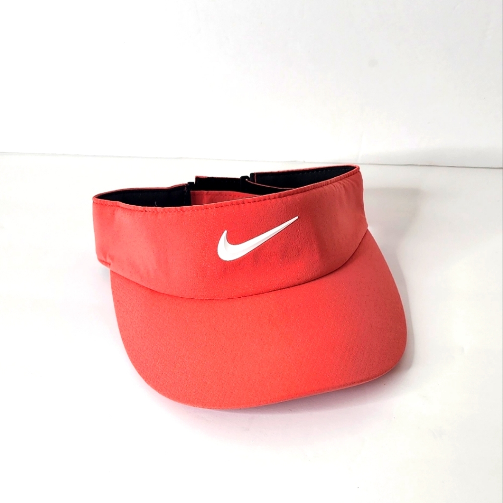 NIKE Women's Dri-Fit AeroBill Golf Visor - Picture 3 of 5